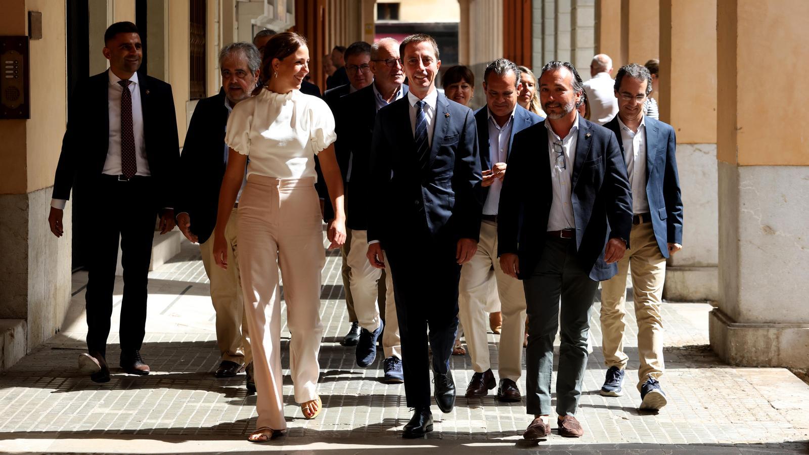 El president del Consell de Mallorca, llorenç Galmés, arriba al Parlament per viure una jornada històrica.