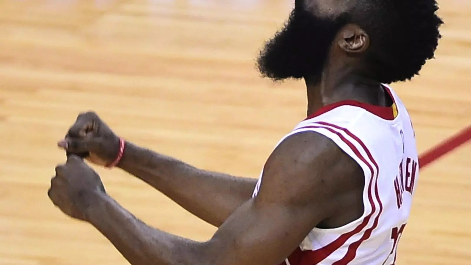 Harden celebra la classificació dels Rockets