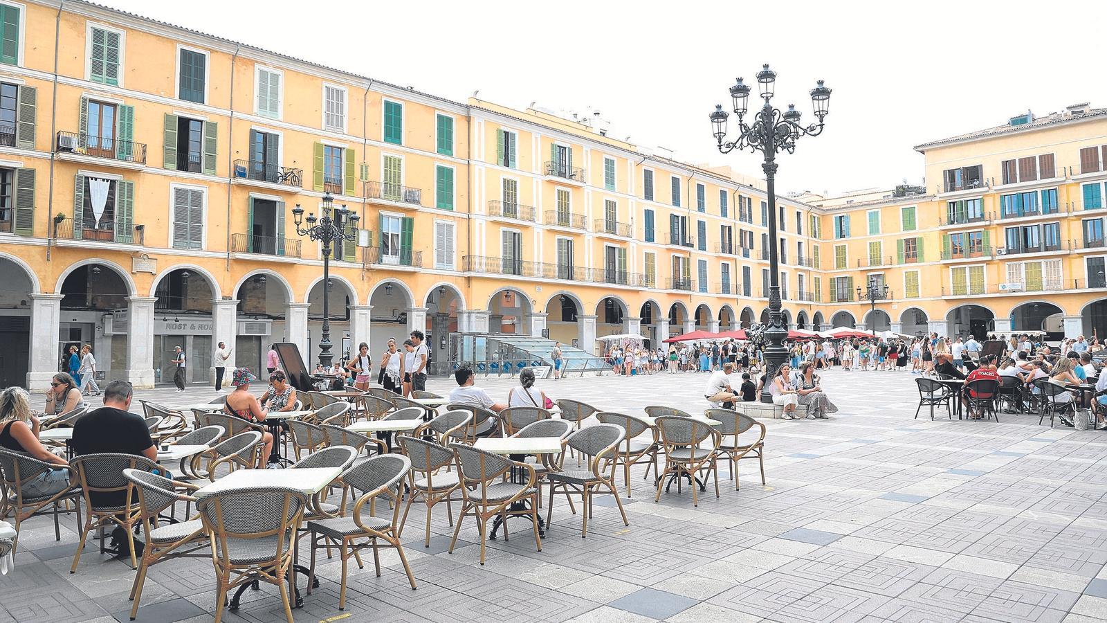 La turistización de algunos establecimientos y sus precios los han alejado de sus residentes.