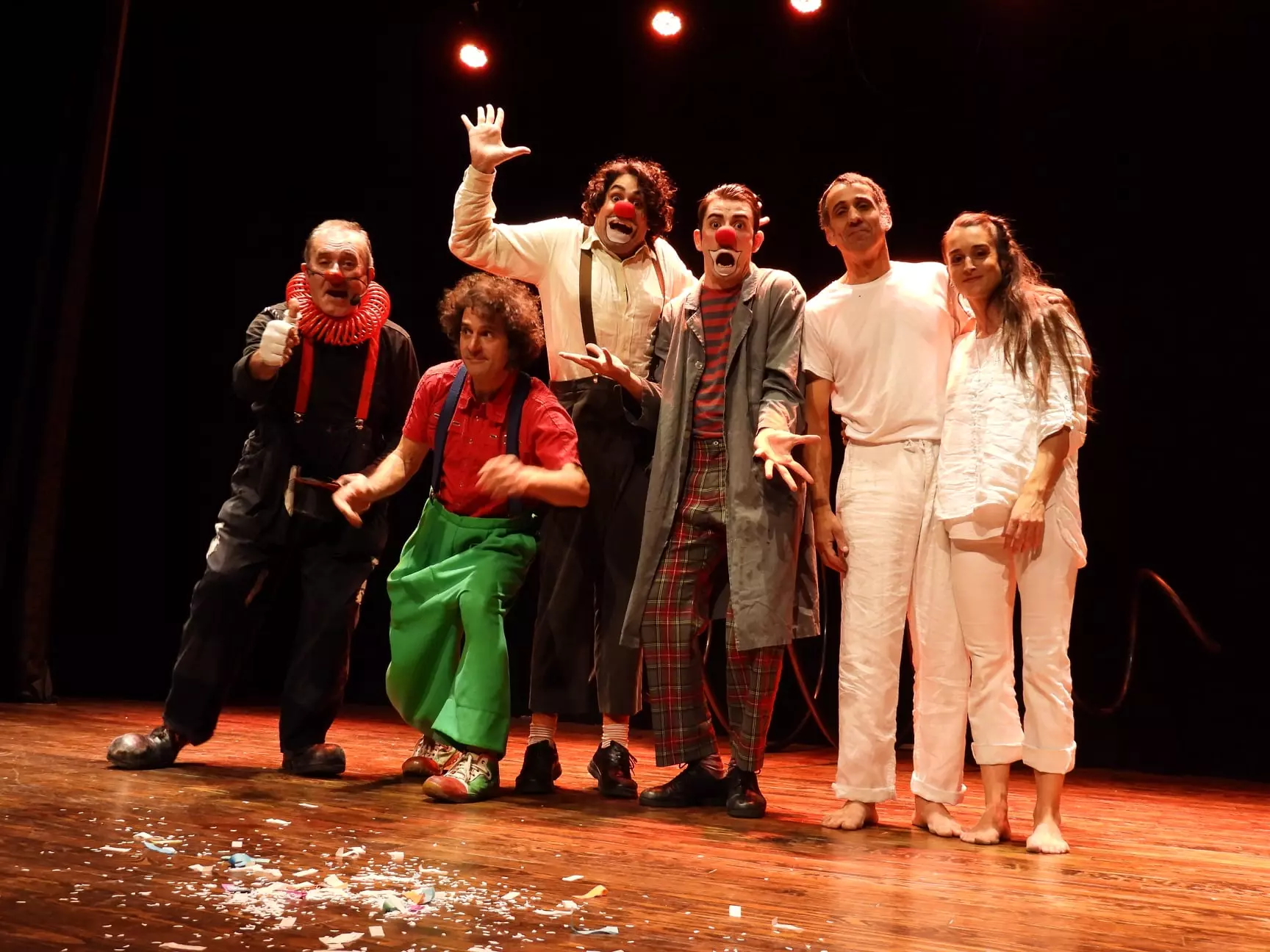 Fundada l’any 1995, la Fundació Xarxa és una entitat que promou la llengua i la cultura catalanes a través de les arts escèniques