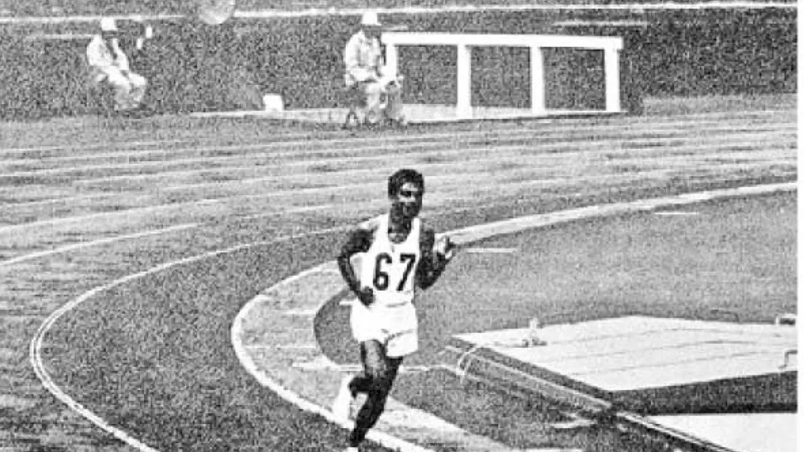 Ranatunge Karunananda, durant la final dels 10.000 metres el 1964
