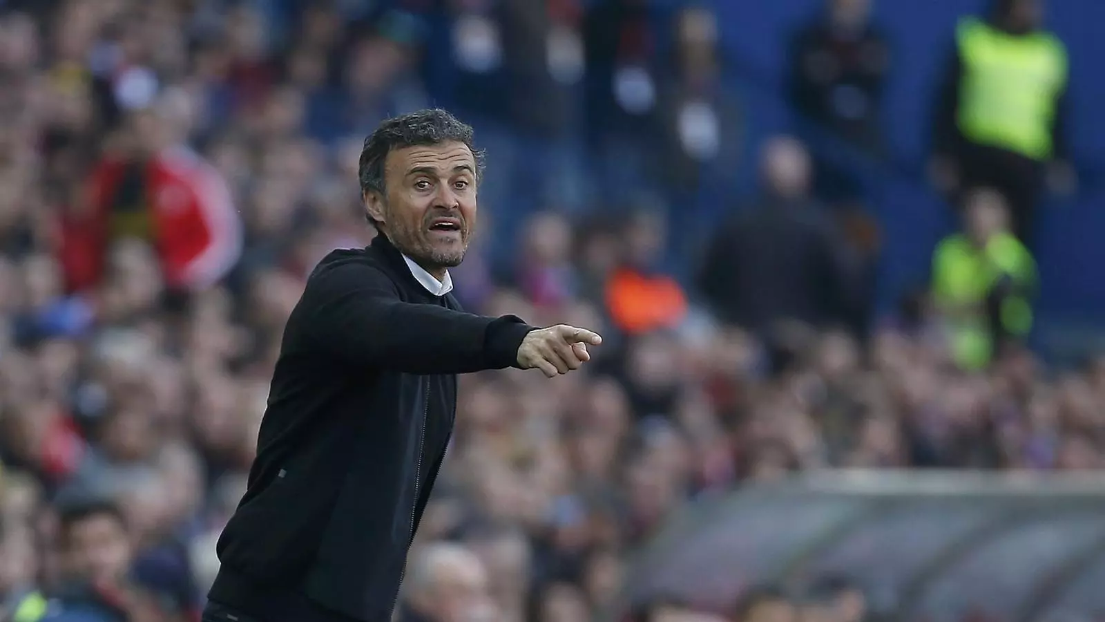 Luis Enrique va retocar el sistema i va jugar amb un 3-4-3.