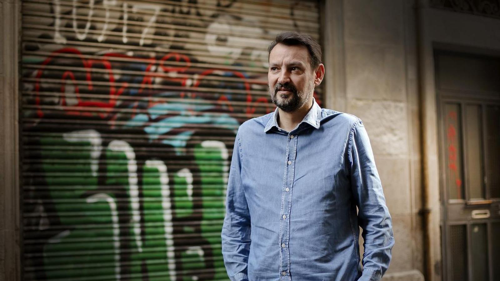 Óscar Andreu fotografiado en el Raval de Barcelona.