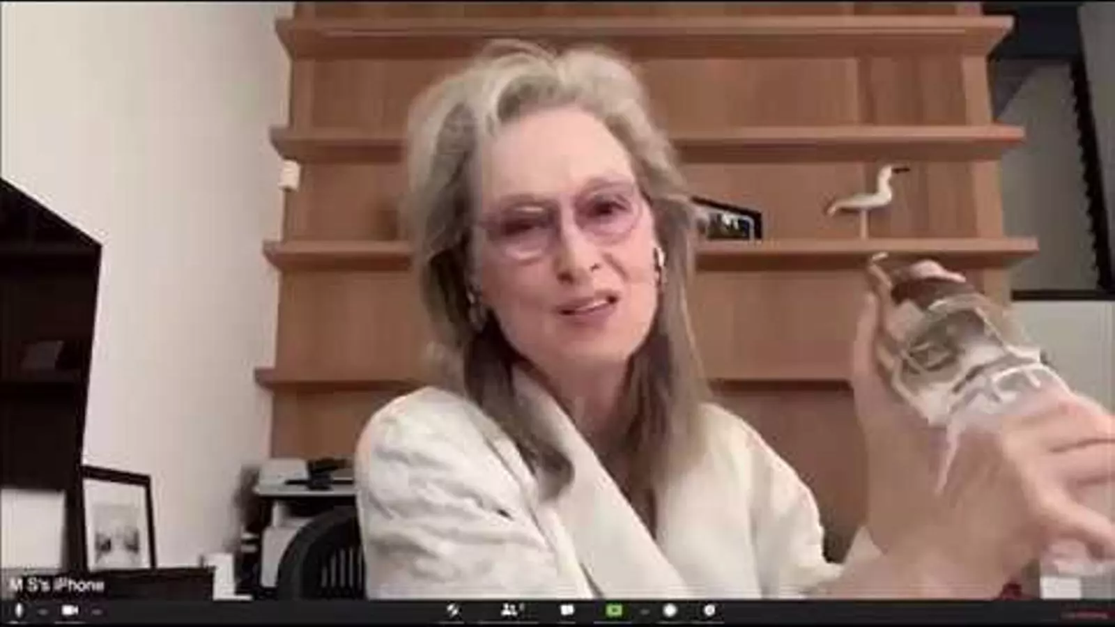 Meryl Streep canta en bata i brinda per celebrar els 90 anys de Sondheim