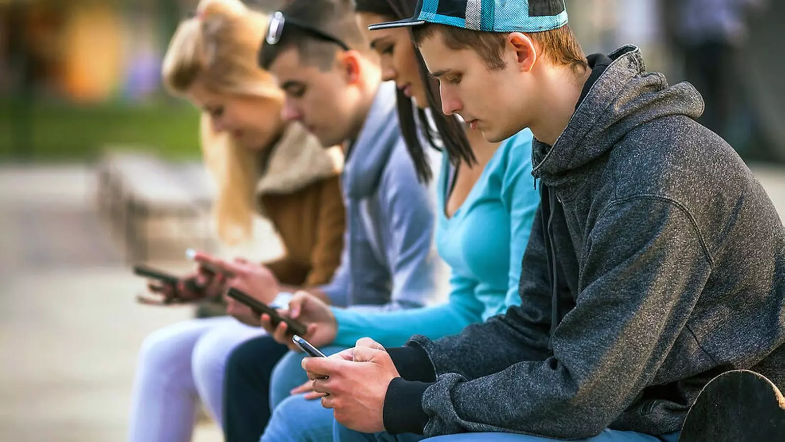 Creix l'addicció a la tecnologia digital entre els joves.