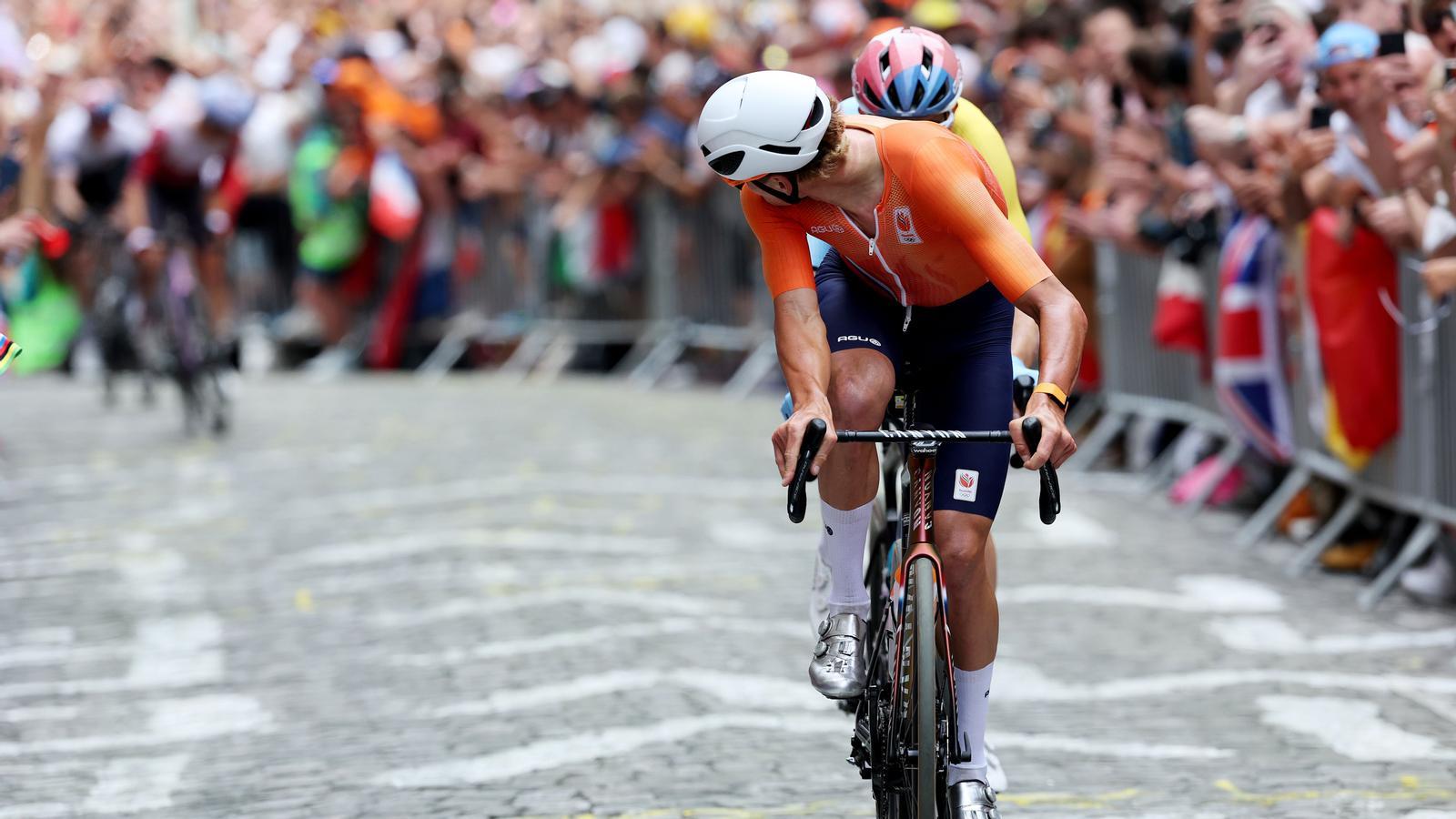 Van der Poel escapes