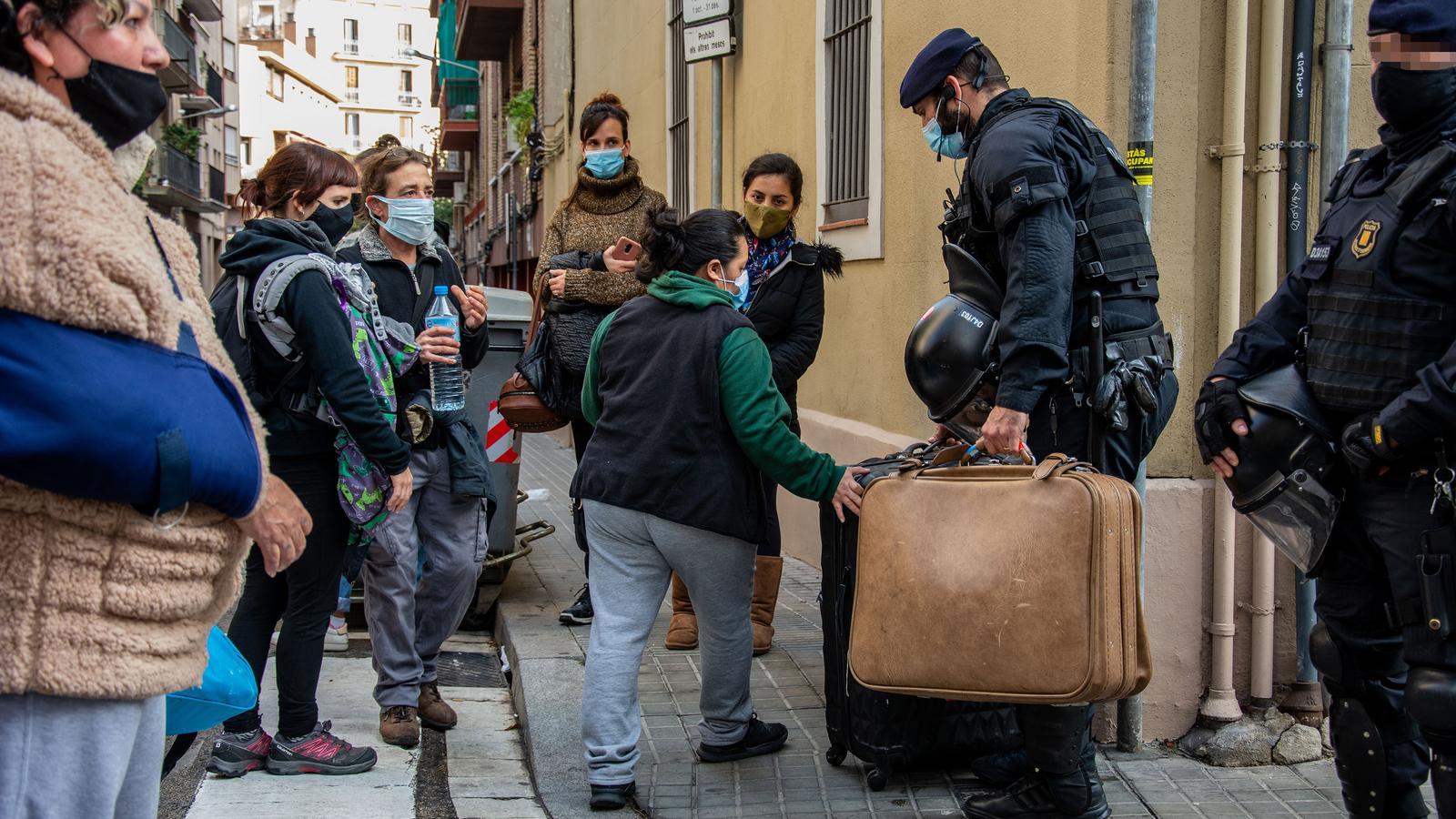 Desnonament al carrer Gayarre amb 4 famílies