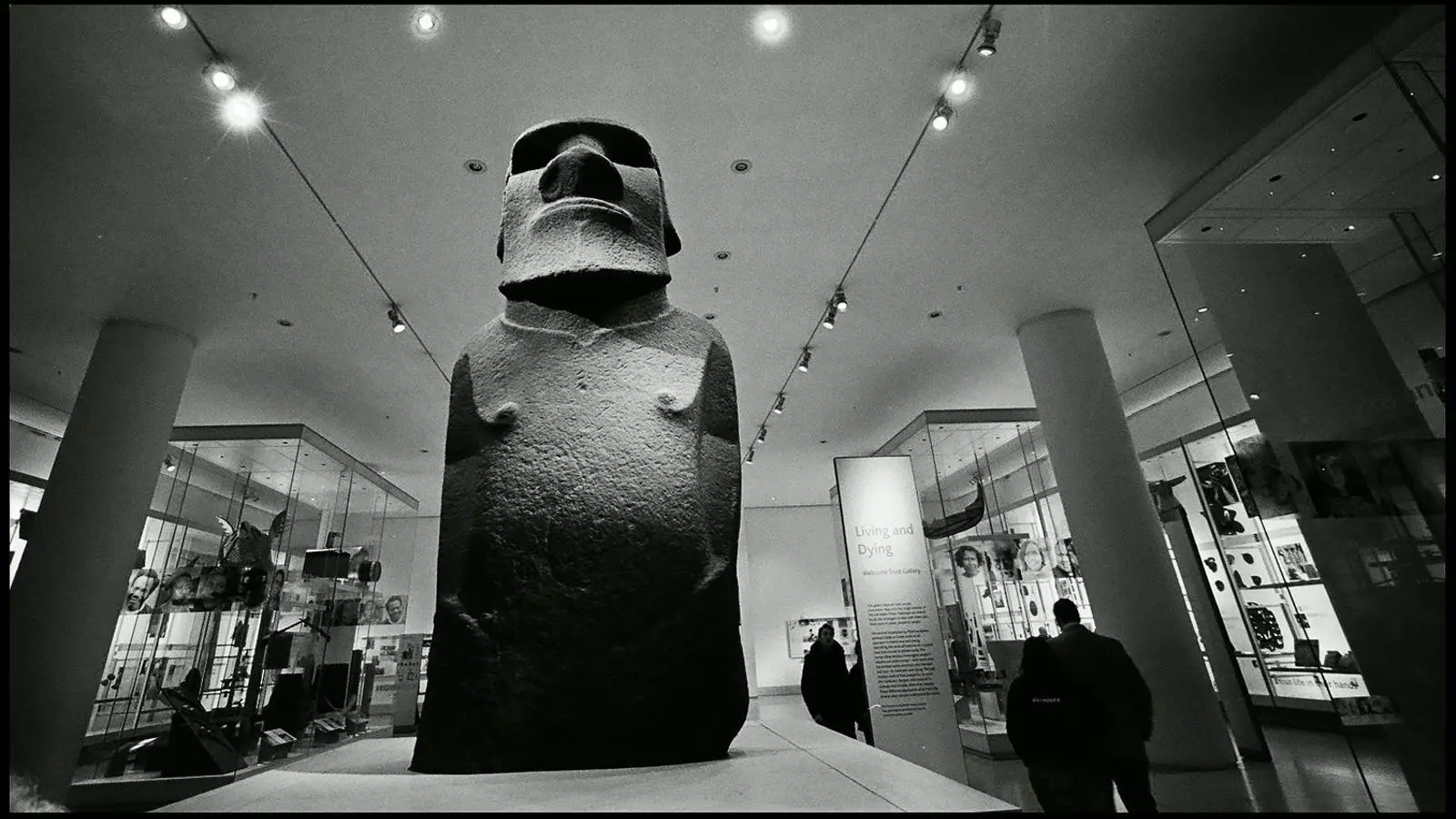 Una imatge de l’espectacular moai de l’illa de Pasqua que rep els visitants al Museu Britànic.