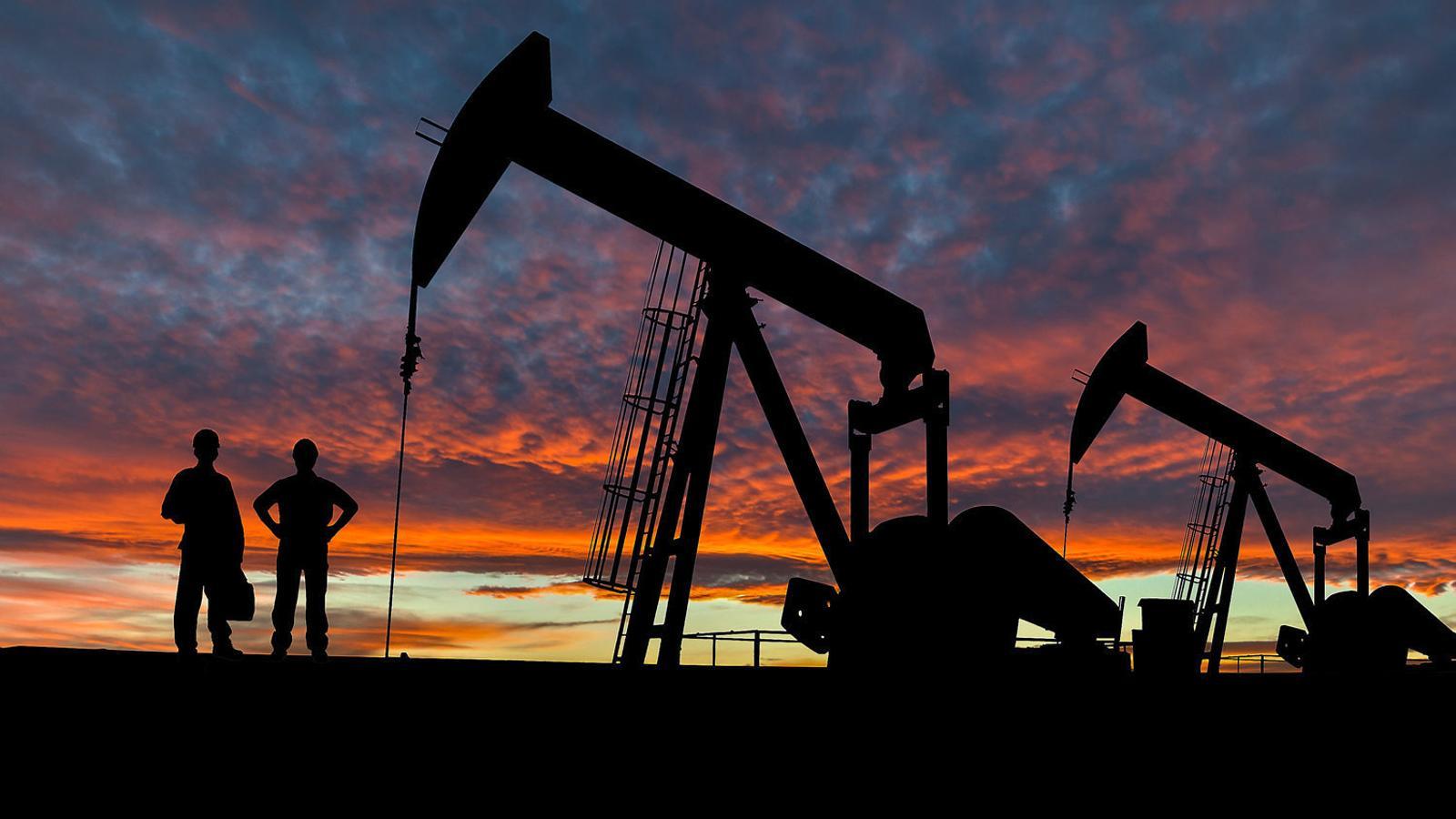 Spain would lose seven tenths of the GDP if oil remains in the price range of 75 dollars a barrel, according to the same executive.
