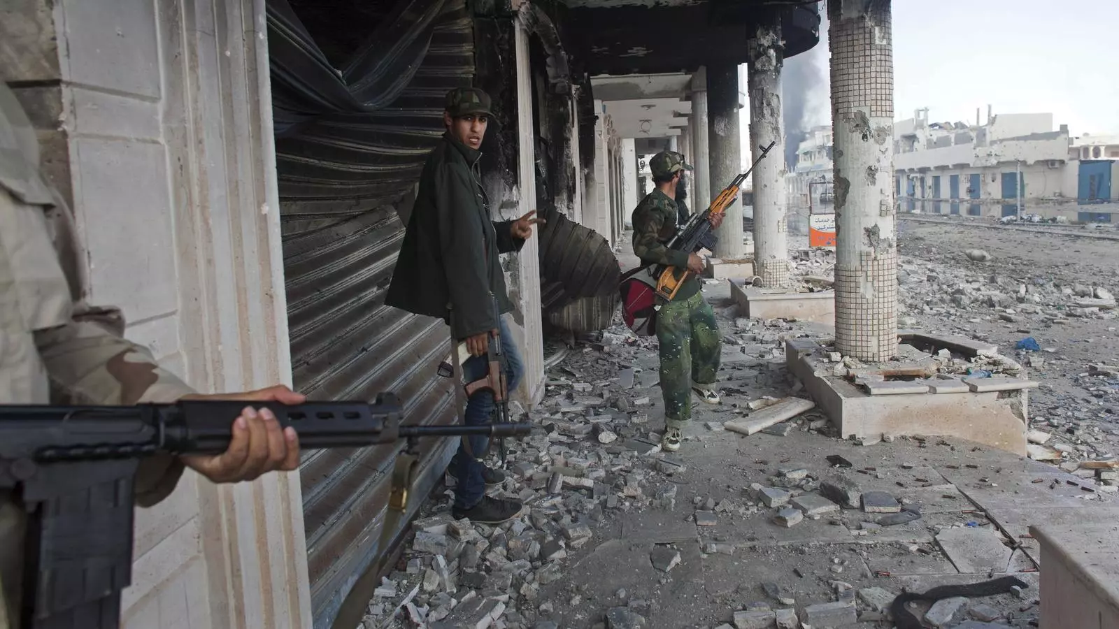 Combatents del Mariscal Haftar a la ciutat líbia de Sirte.