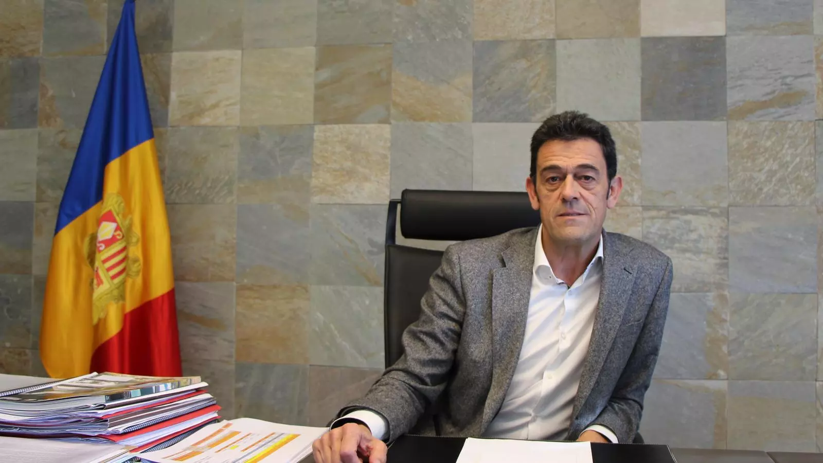 Josep Àngel Mortés, al seu despatx de cònsol major. / A. S. (ANA)