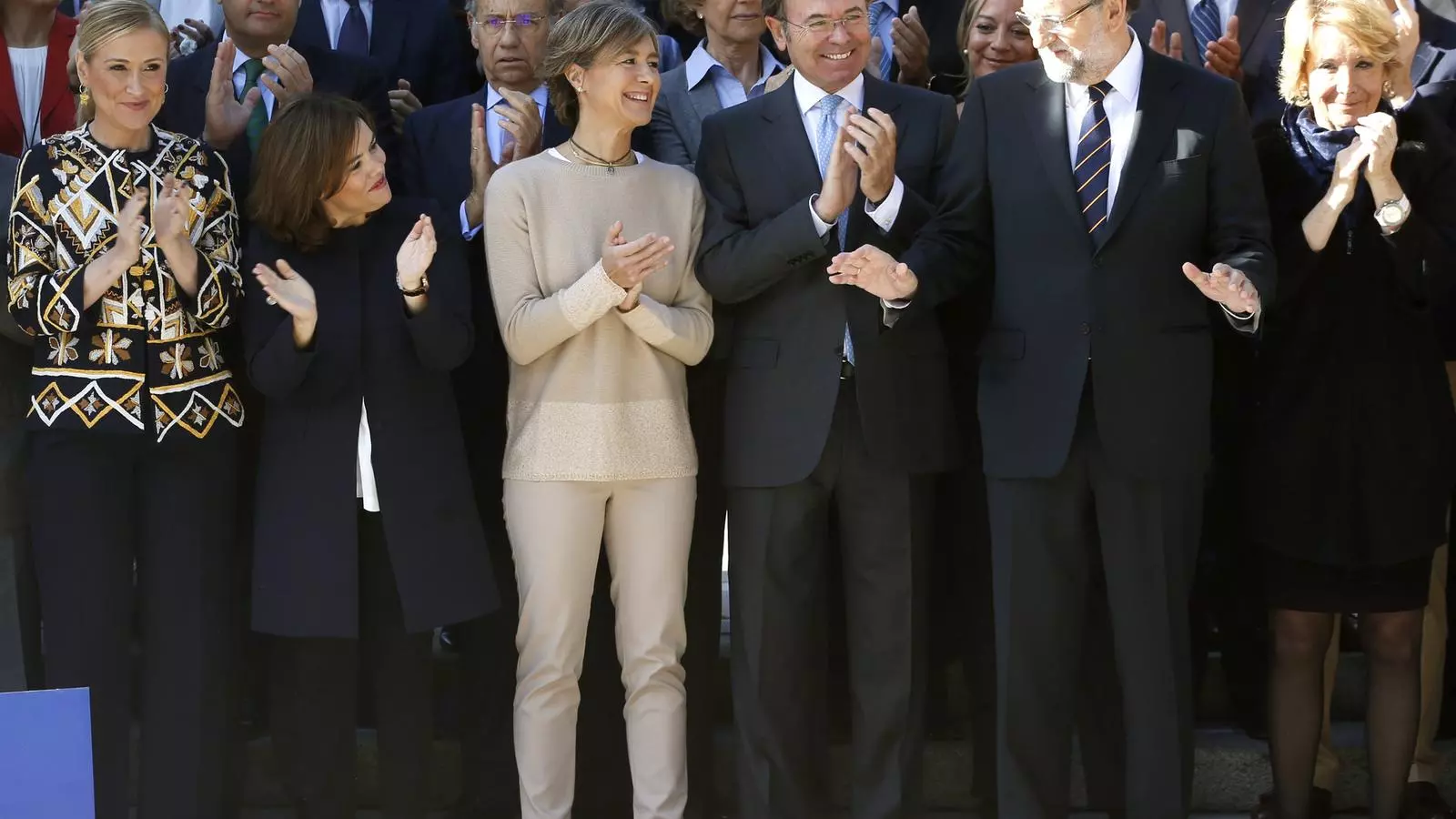 Cifuentes, Sáenz de Santamaría, García Tejerina, García Escudero, Rajoy i Aguirre al parc del Retiro / EFE