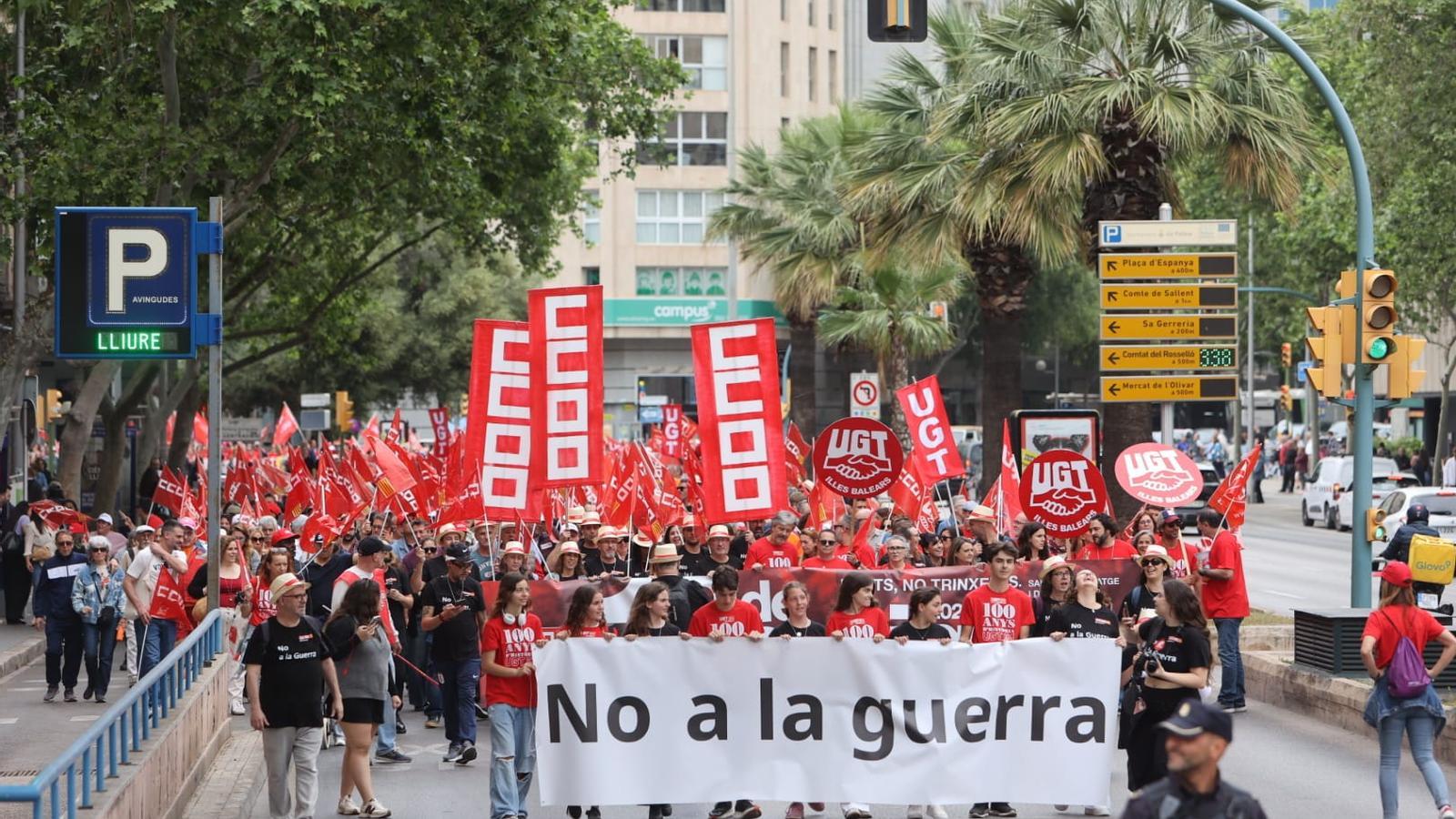 Cabecera de la manifestación del 1 de mayo en Palma, este viernes.