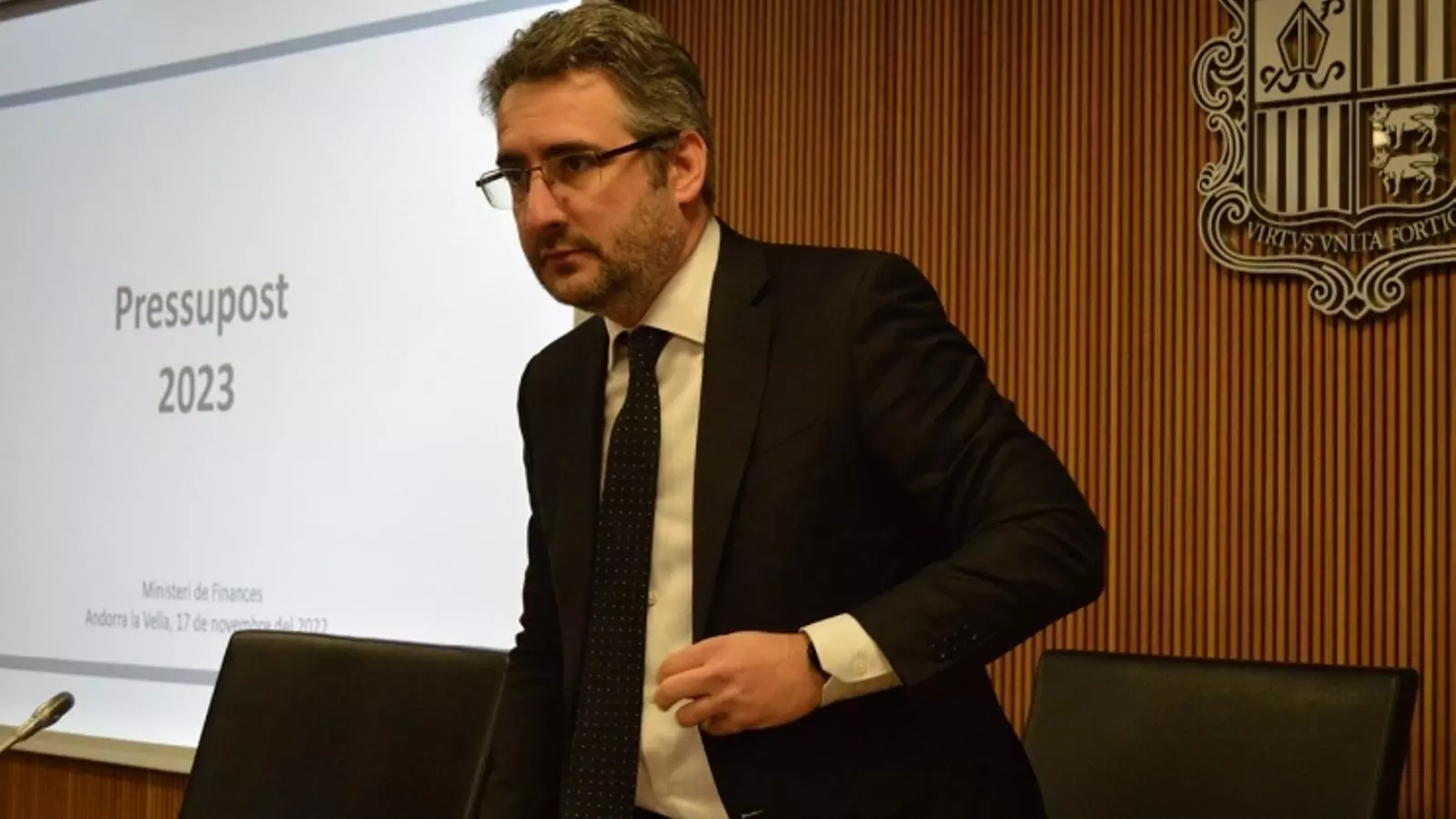 Èric Jover durant a compareixença on s'han fet públiques les dades