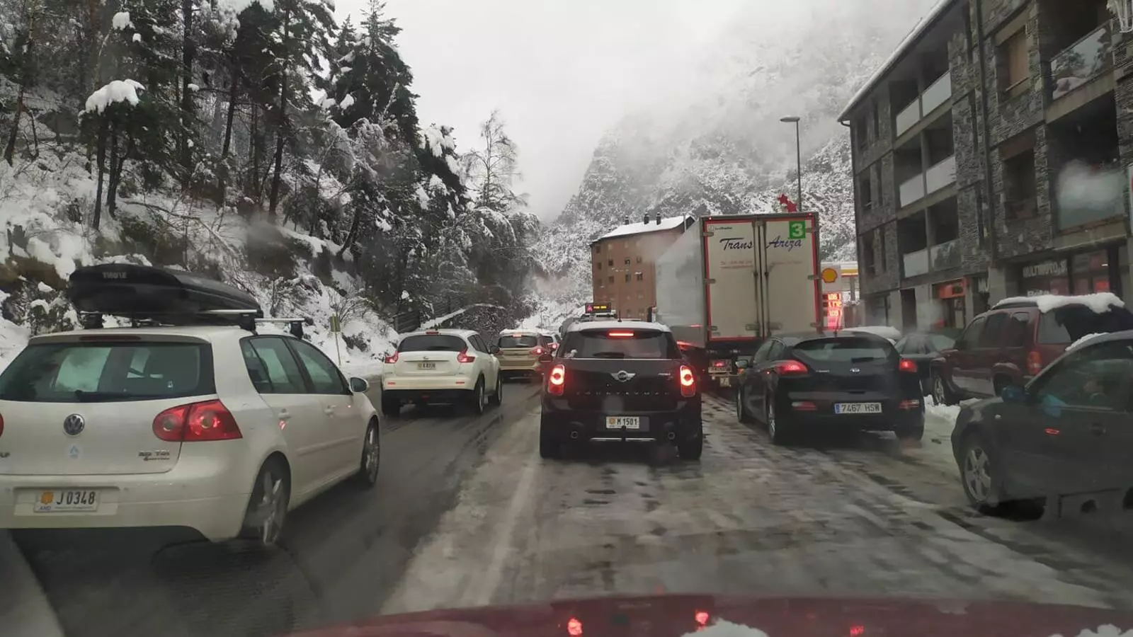 Inici de l'obligatorietat de dur equipaments especials al vehicle en cas de nevada / ARA.AD