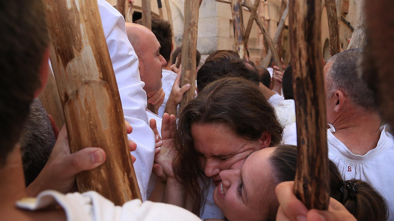 Actes virtuals i revetles limitades:                                així seran les festes d’estiu