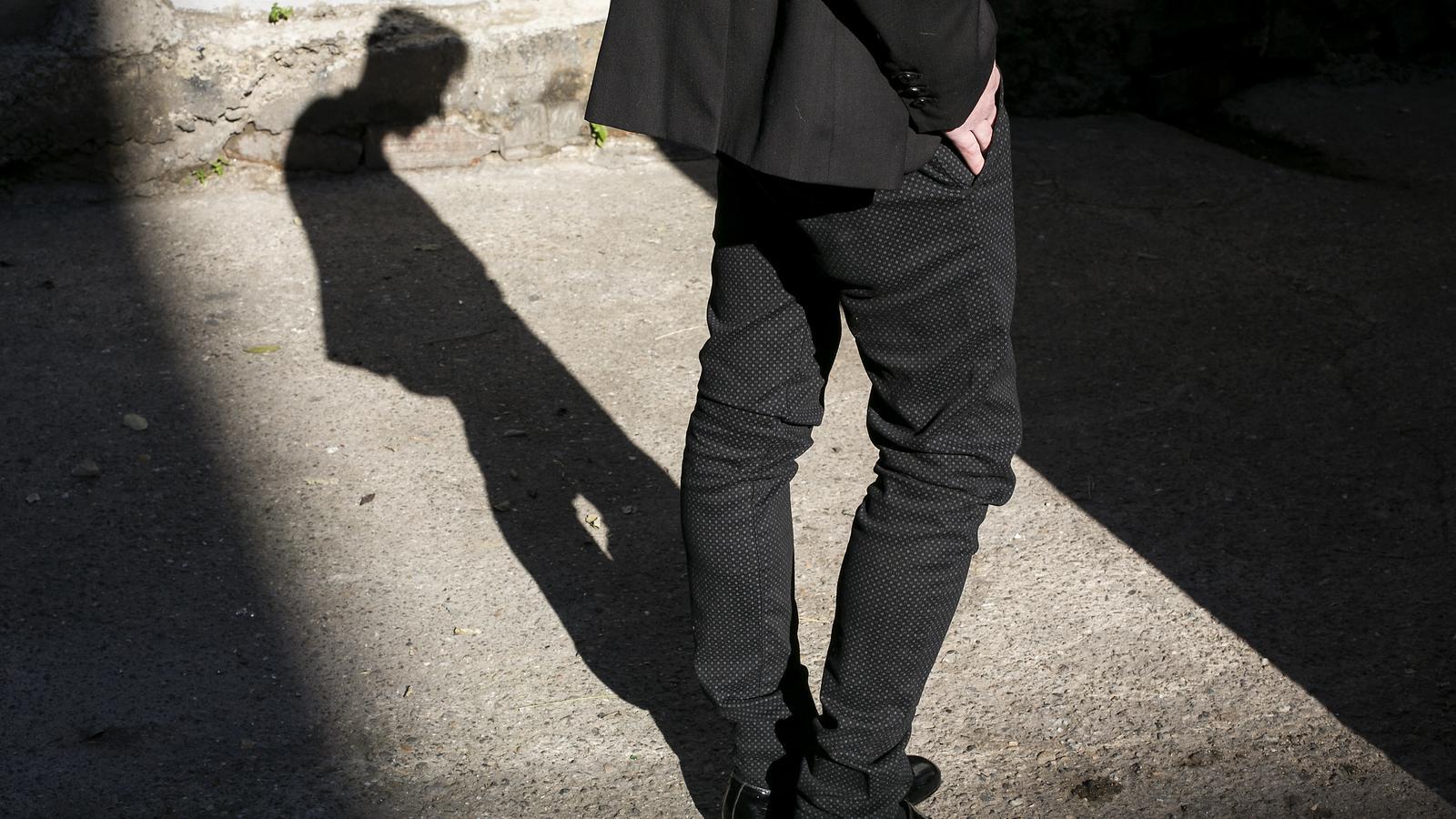 Eric (false name) reported his uncle because he threatened him with death