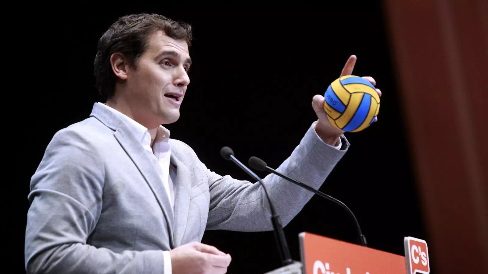 Albert Rivera a la plaça de toros coberta de Vistalegre al districte de Carabanchel de Madrid / EFE