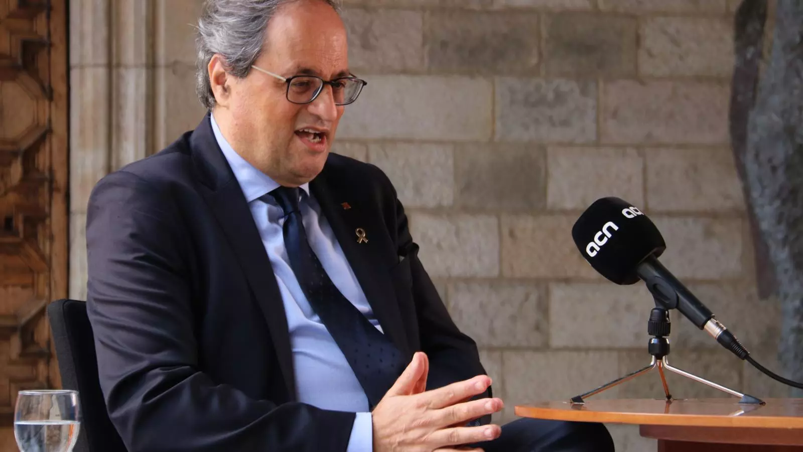 El president de la Generalitat, Quim Torra, durant l'entrevista a l'ACN