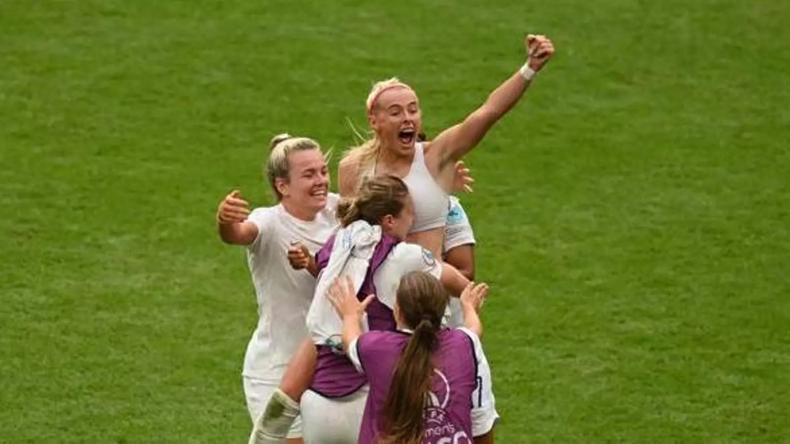 Kelly celebra el gol de la victòria en la final de l'Eurocopa