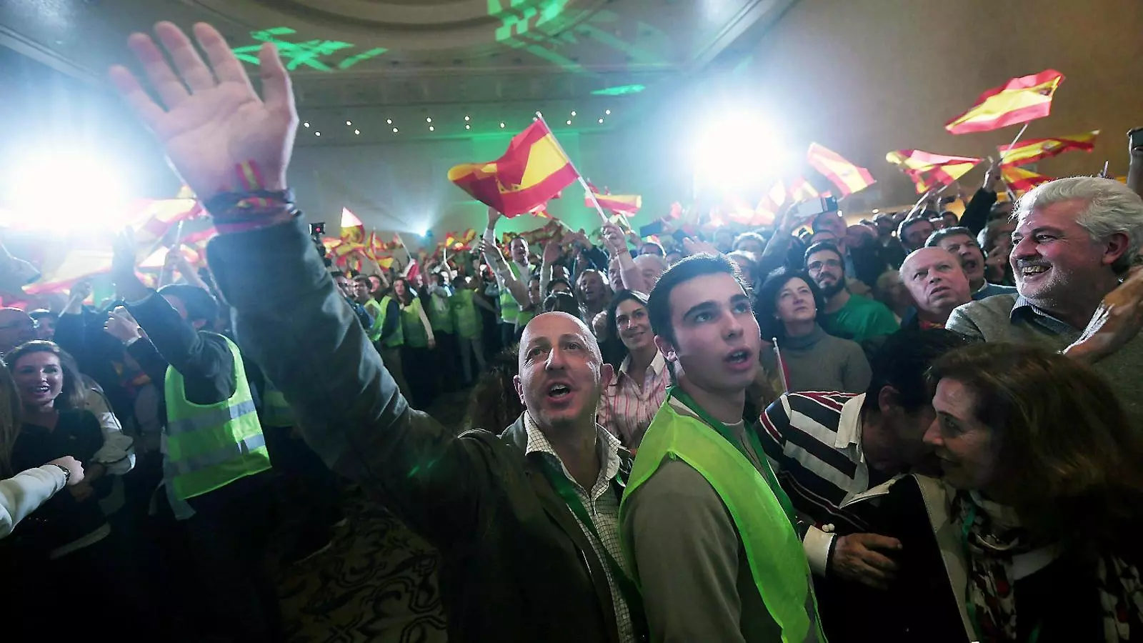 Militants de Vox durant la nit electoral del partit a Andalusia.