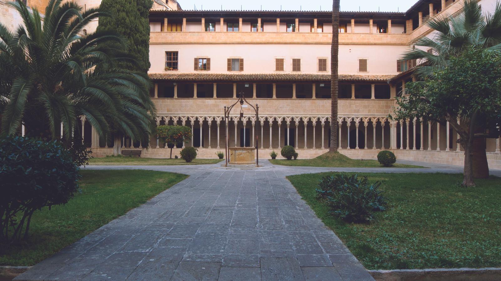 Cloister of Saint Francis, one of the most affected spaces by the earthquake of 1851.