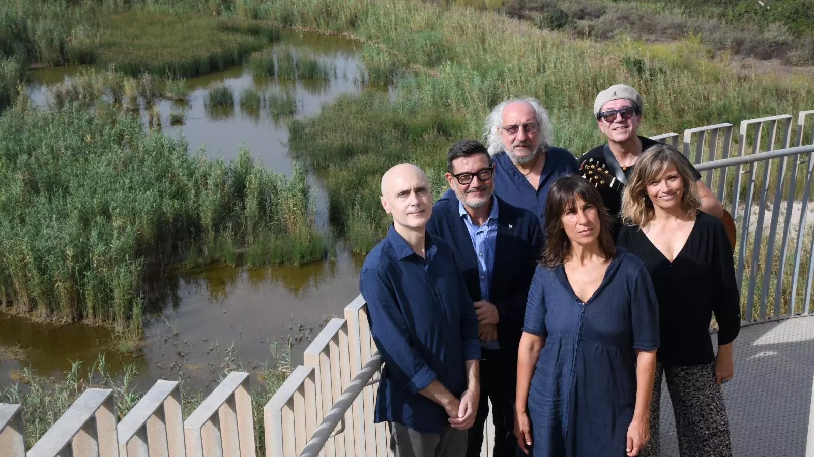 Lluís Marrasé, Lluís Mijoler (alcalde del Prat de Llobregat), Josep Mas 'Kitflus', Joan Vinyals, Lídia Pulol i Mone Teruel, al Mirador de l'Illa del Prat de Llobregat