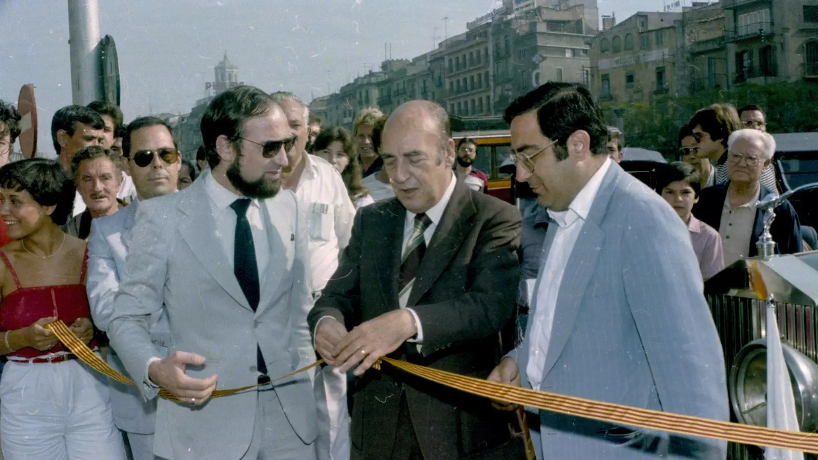 Arcadi Calzada, el governador Ramon Codina (al mig) i Joaquim Nadal durant una inauguració a la Plaça de Catalunya de Girona.