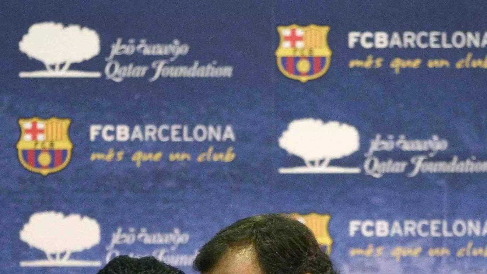 Rosell, durant la signatura de l'acord amb la Fundació Qatar. GUSTAU NACARINO / REUTERS