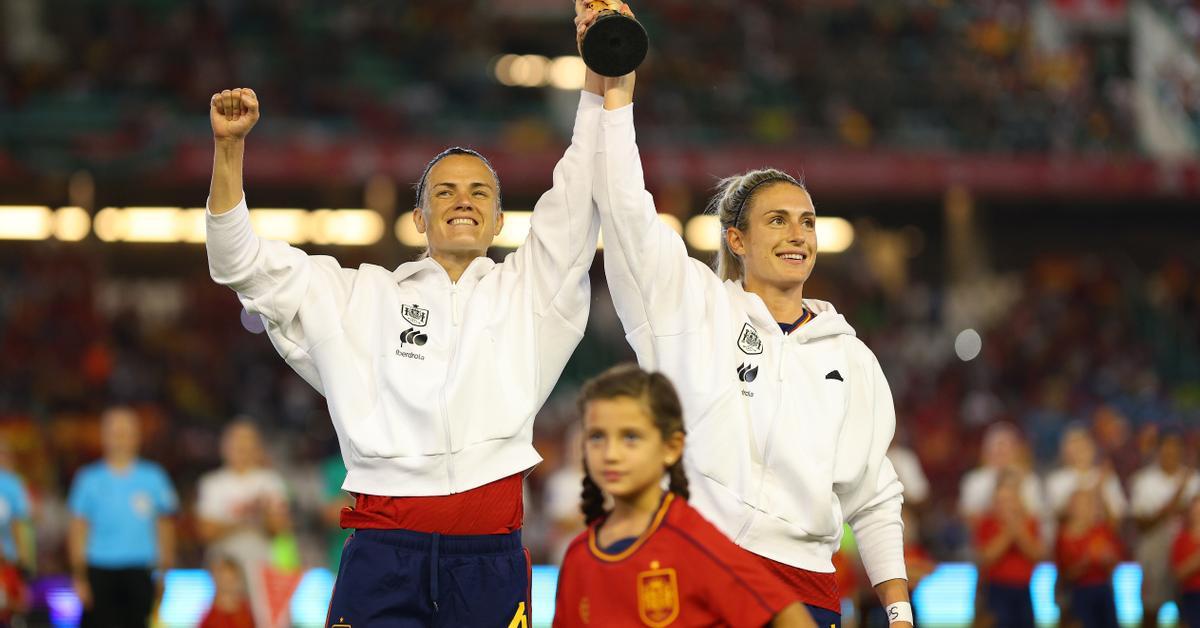 the players of the Spanish national team break a historical record in