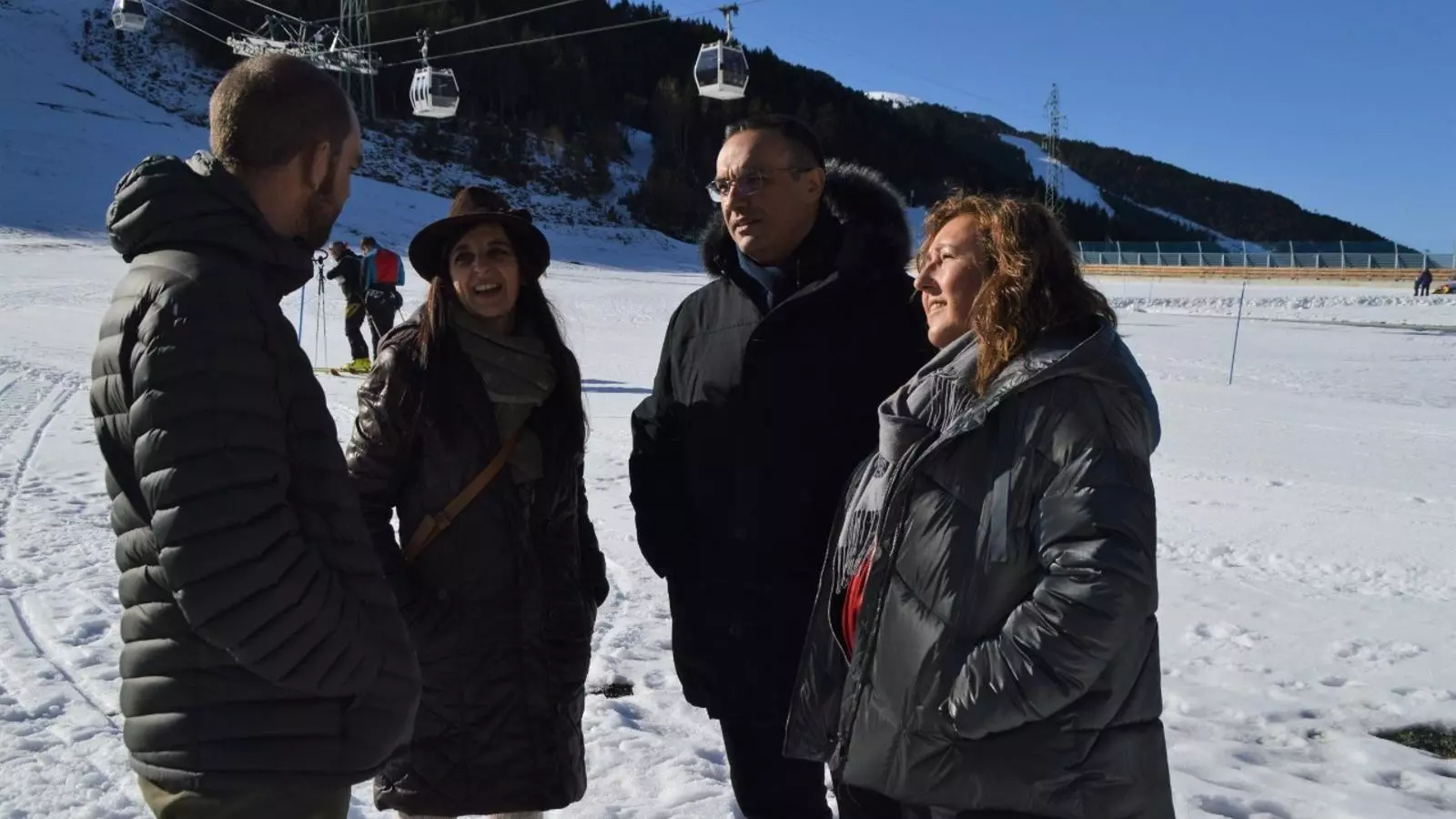 Membres de la llista Objectiu Comú, amb Dolors CaboT a la dreta. / OBJECTIU COMÚ