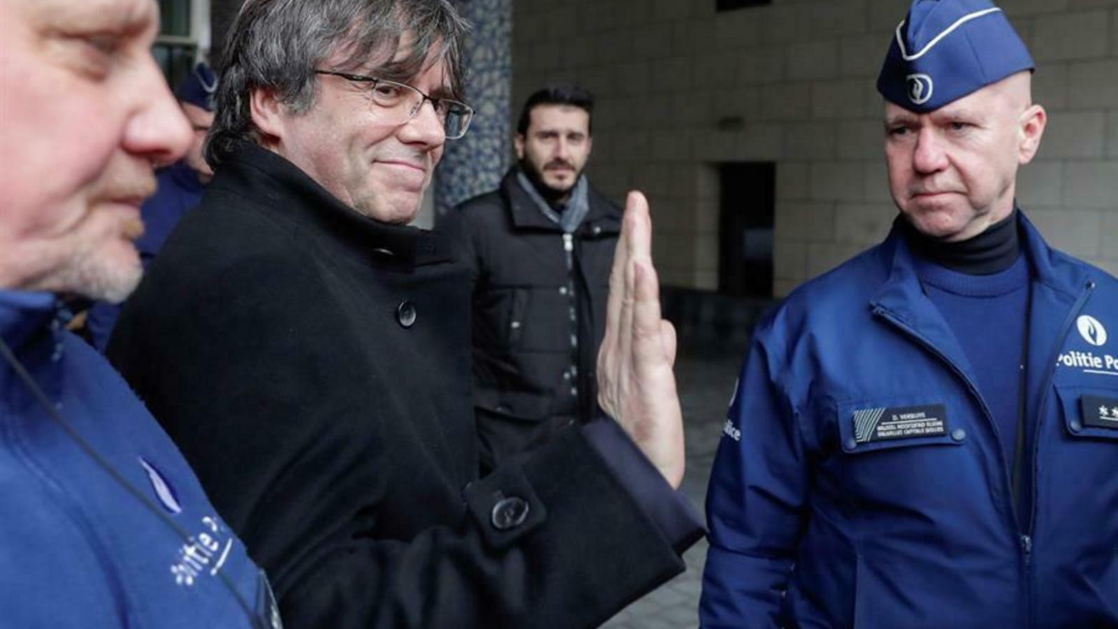 EN DIRECTE | Puigdemont, Ponsatí, Puig, Boya i Rovira compareixen a la comissió d'investigació del 155 del Parlament