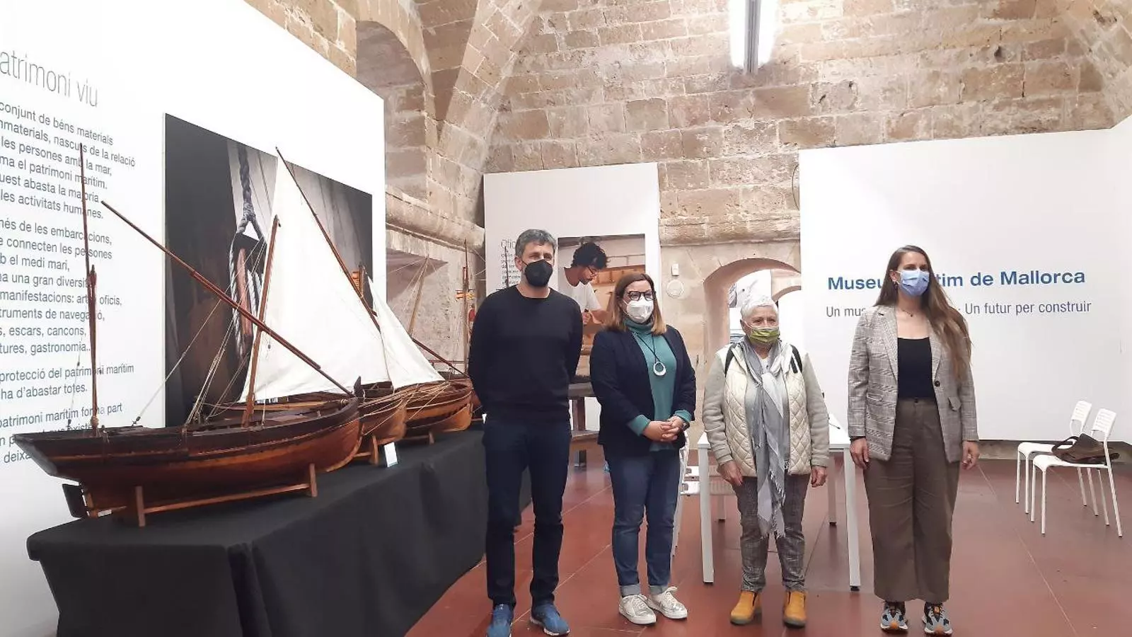 Cessió d'una col·lecció de models d'embarcacions tradicionals elaborats pel mestre d'aixa Guillem Amengual.