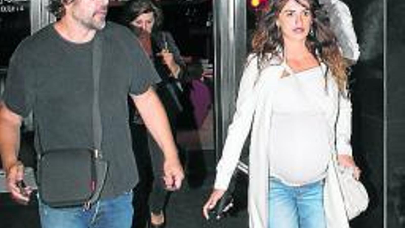 Penélope Cruz  i Javier Bardem, pares d'una nena