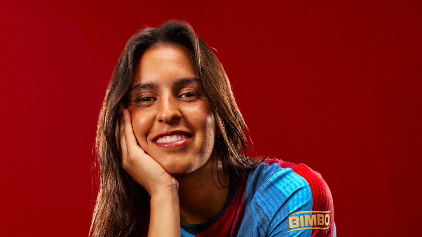 Promotional image Kika Nazareth showing off the new FC Barcelona kit for the 2026/2027 season.