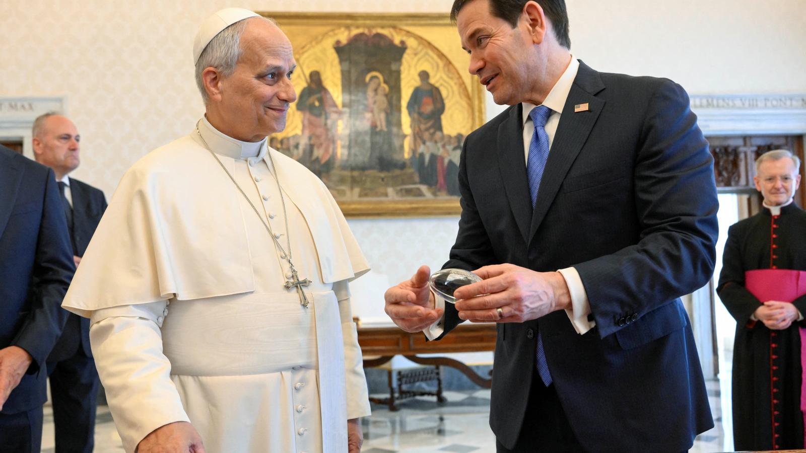 Pope Leo XIV and US Secretary of State Marco Rubio, this Thursday in the Vatican.