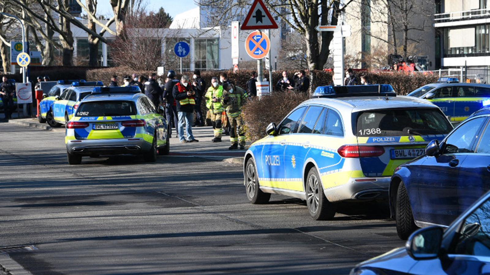 Cotxes de la policía al campus de la Universidad de Heidelberg