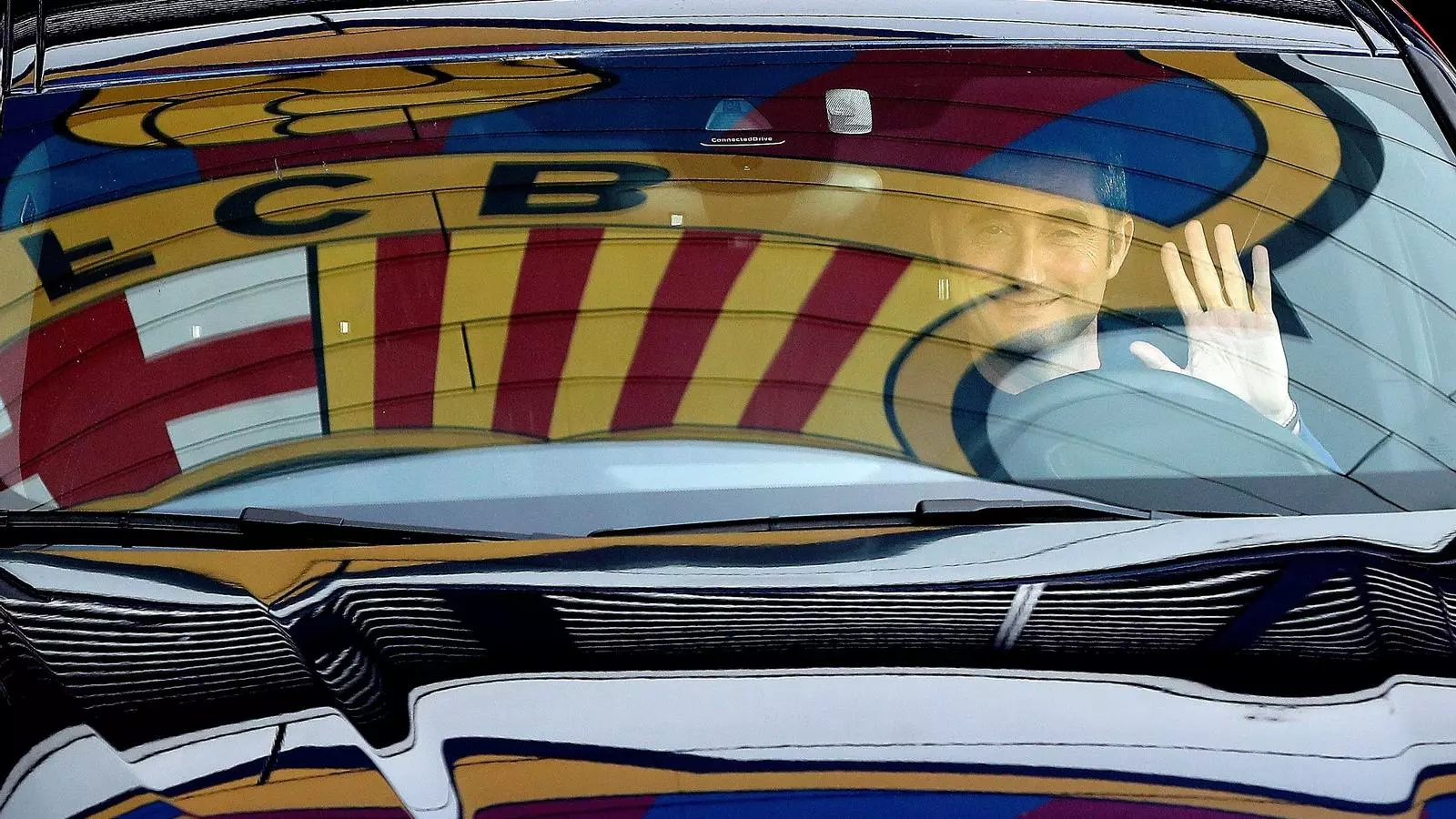 Ernesto Valverde, sortint de la ciutat esportiva Joan Gamper
