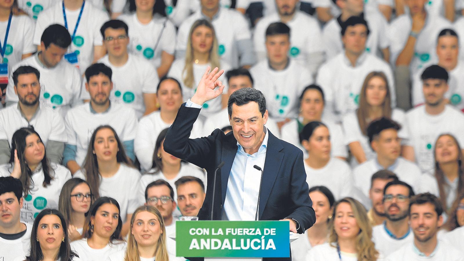 Juanma Moreno Bonilla, en un míting de campanya poc abans de les eleccions andaluses.