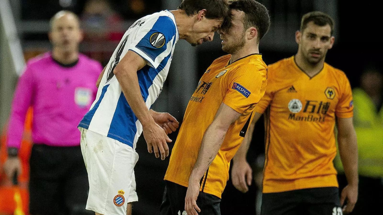 Els ullals del Wolverhampton esmicolen el somni blanc-i-blau