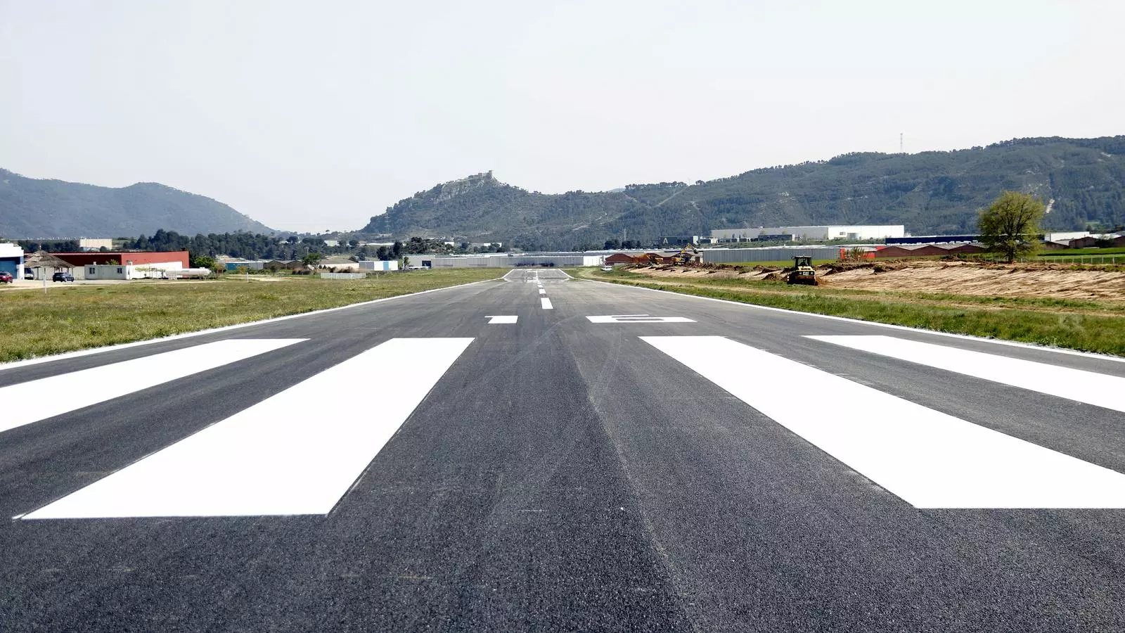 Detall de la pista de l'aeròdrom d'Igualada-Òdena, en una imatge d'arxiu