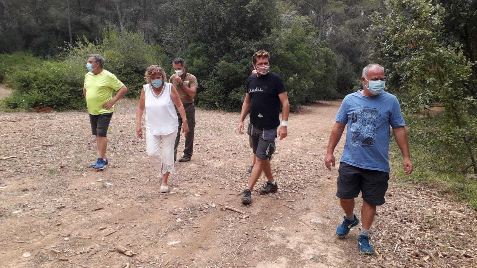 Visita dels representants polítics al nou tallafoc.