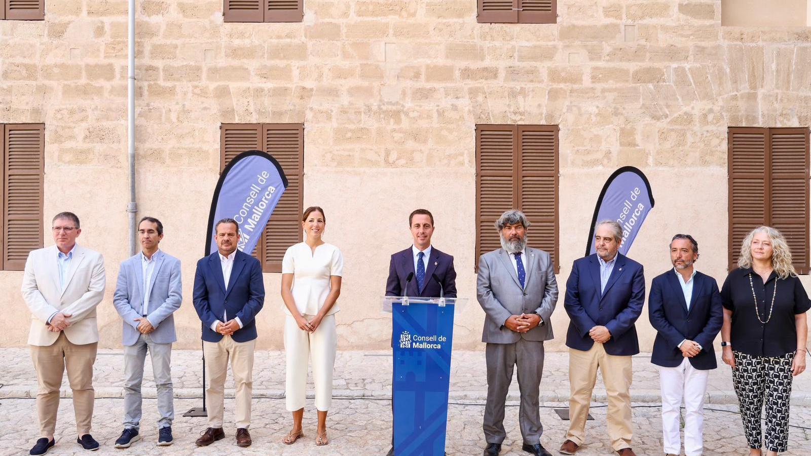 Llorenç Galmés has gathered the executive at La Misericòrdia.