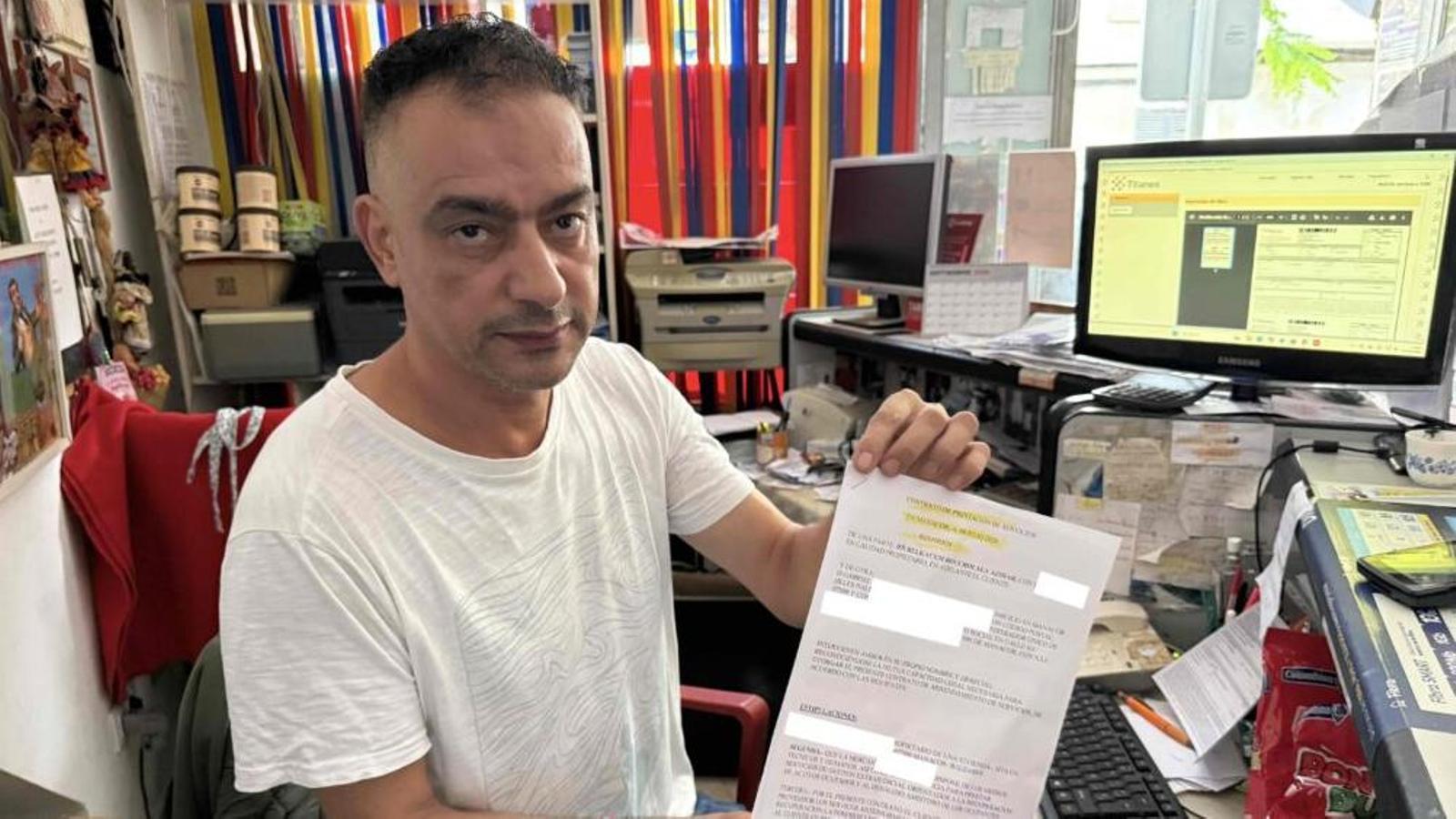 Belkacem Bouchouala shows a complaint.