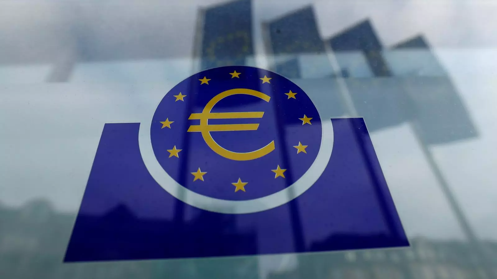 El logo del BCE a la seva seu central, a Frankfurt.