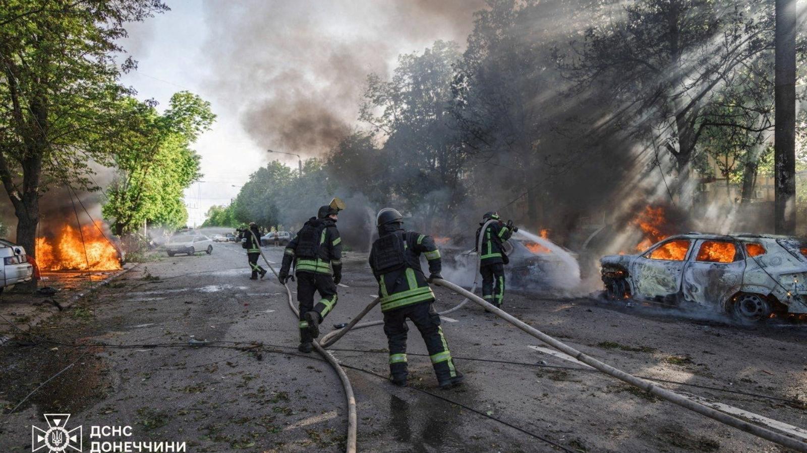 On May 5th, firefighters were working to extinguish a fire in the Ukrainian city of Kramatorsk caused by a Russian attack.