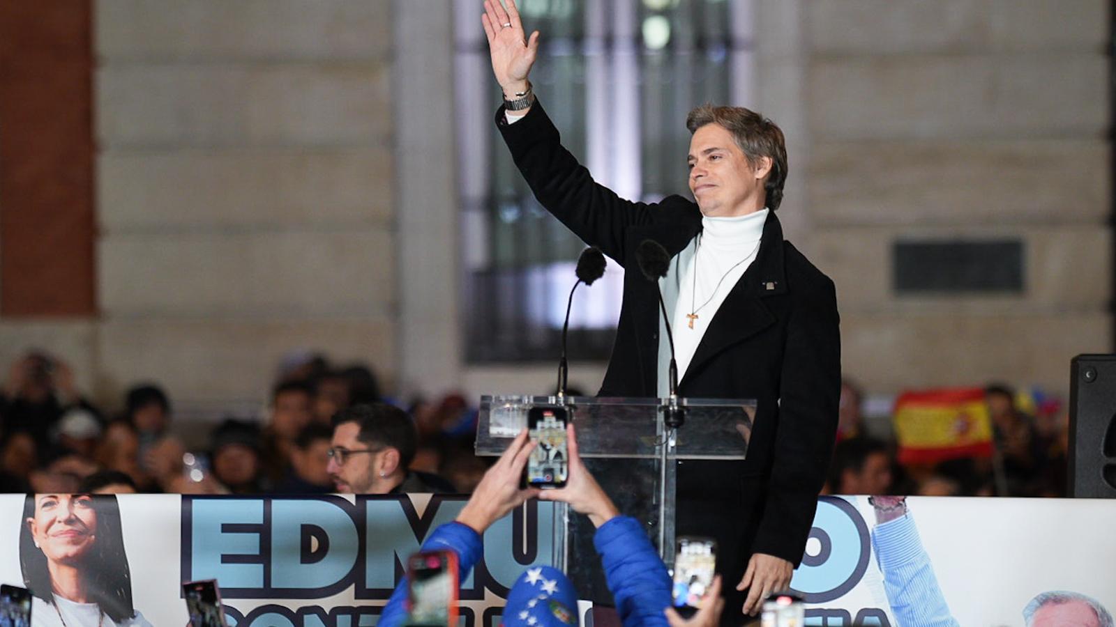 Carlos Baute en una concentración contra Madura el género de 2025