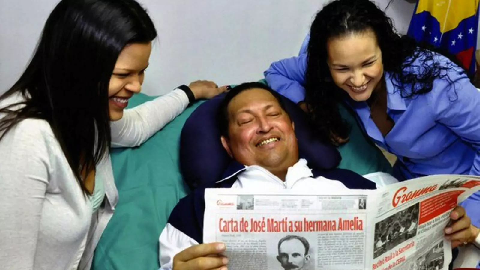 Hugo Chávez amb les seves filles. AFP