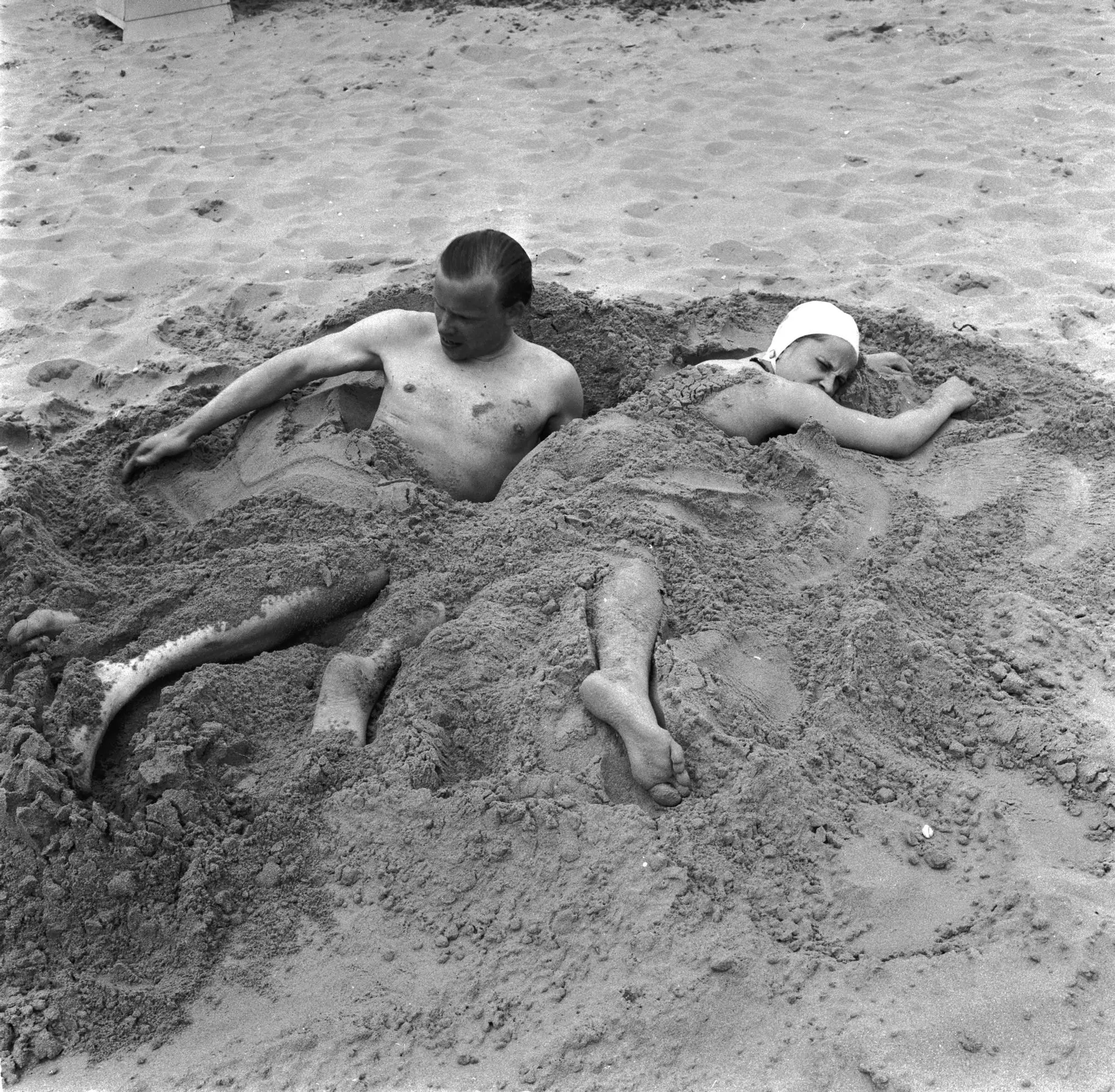 Dos banyistes l'any 1940