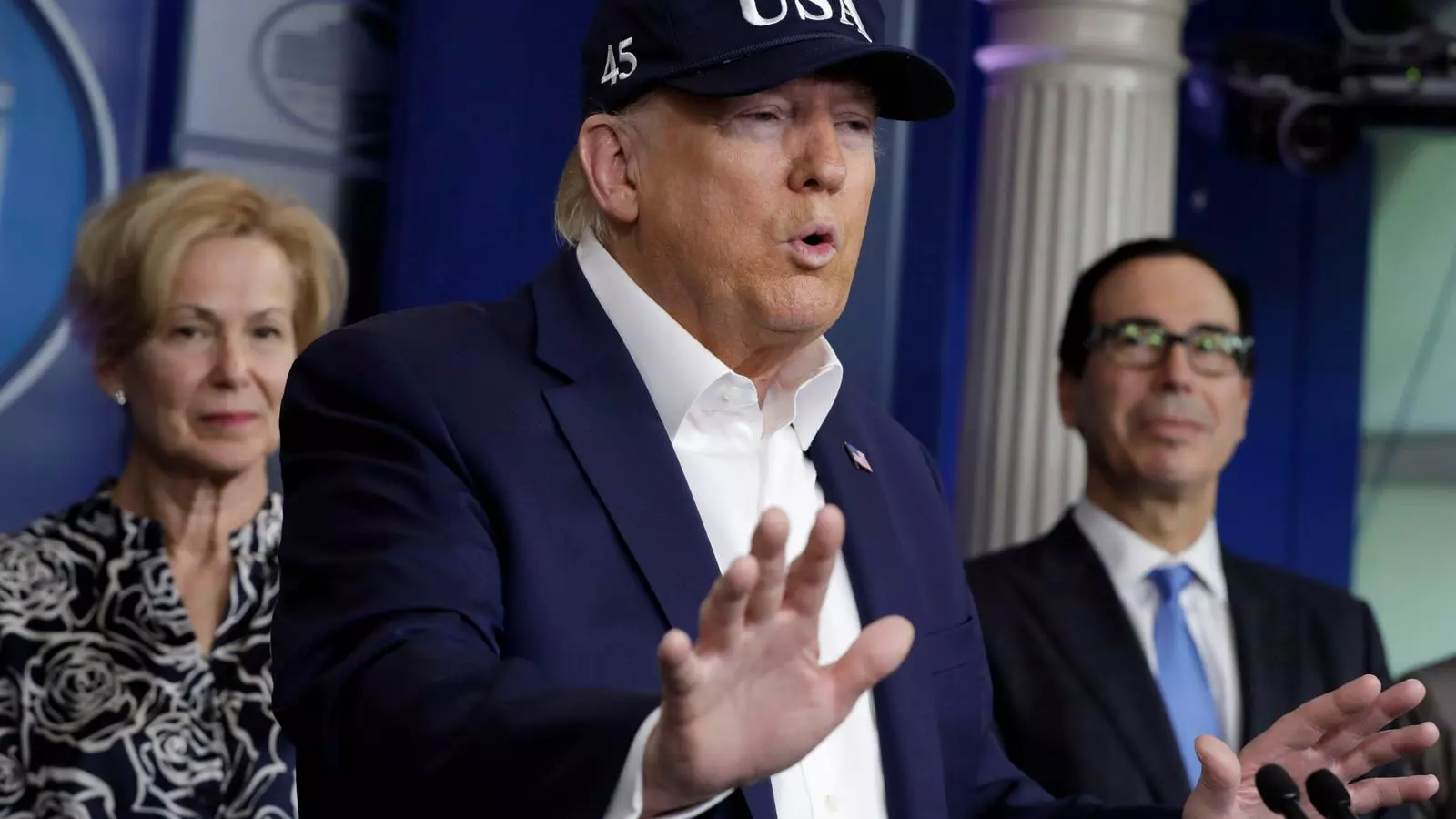 El president Donald Trump durant la roda de premsa d'aquest matí